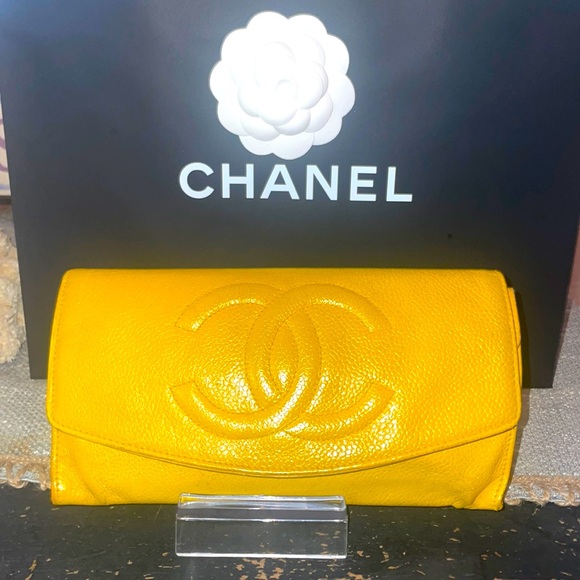 AUTHENTIC CHANEL CAVIAR LEATHER VINTAGE DOUBLE FLAP CLUTCH/WALLET - Picture 1 of 14